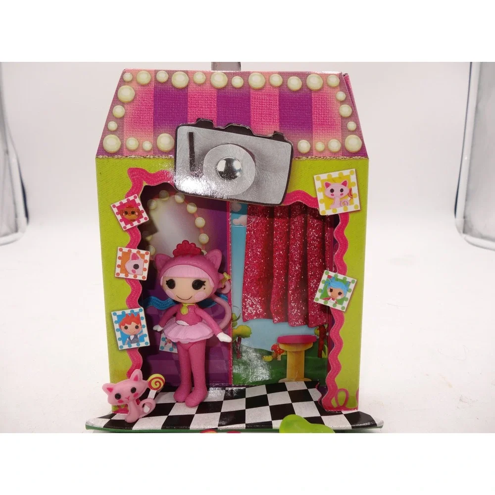 Lalaloopsy Mini Jewel Sparkles Figure Set with Pet Cat and Cardboard House‎